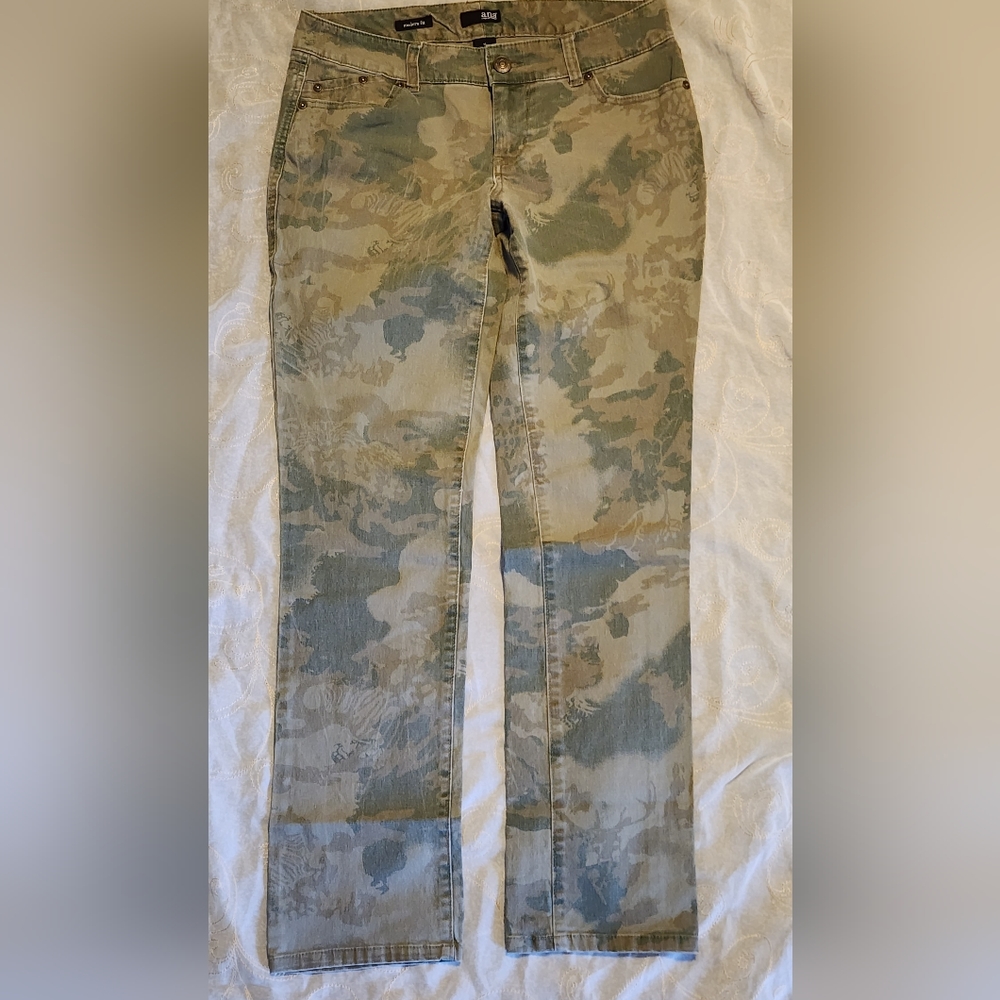 a.n.a. camo pants size 10